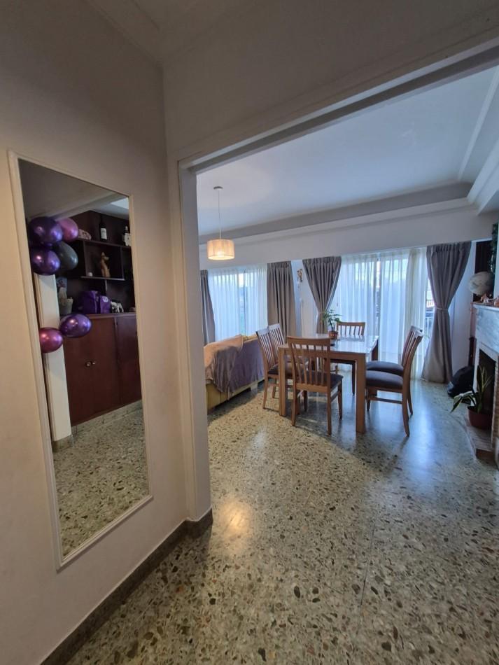 Foto de PH de 3 ambientes al frente con balcon, patio y dependencia - Av. Colon, imagen 3