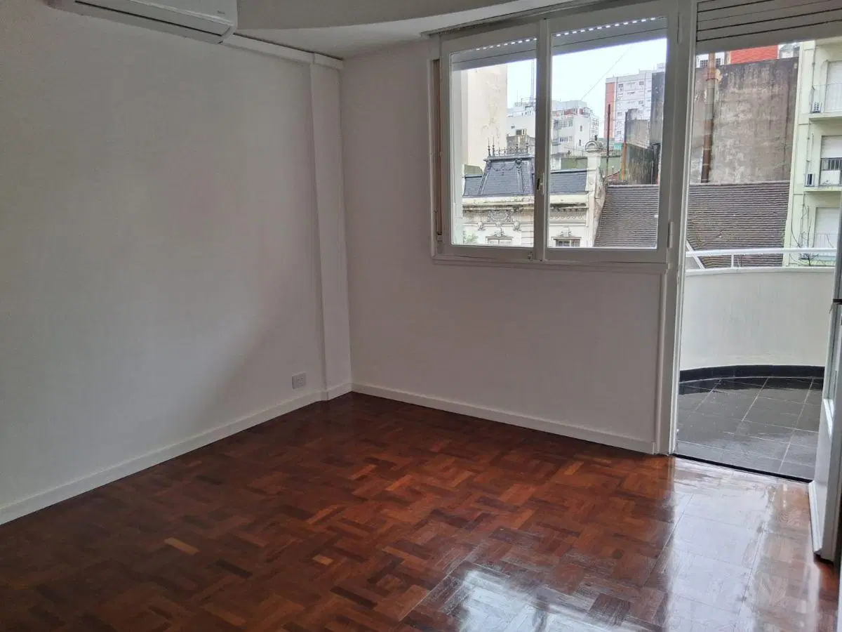 Venta San Nicolas Congeso 3 amb c/dep semipiso categoria Edif racionalista oportunidad vigilancia 5