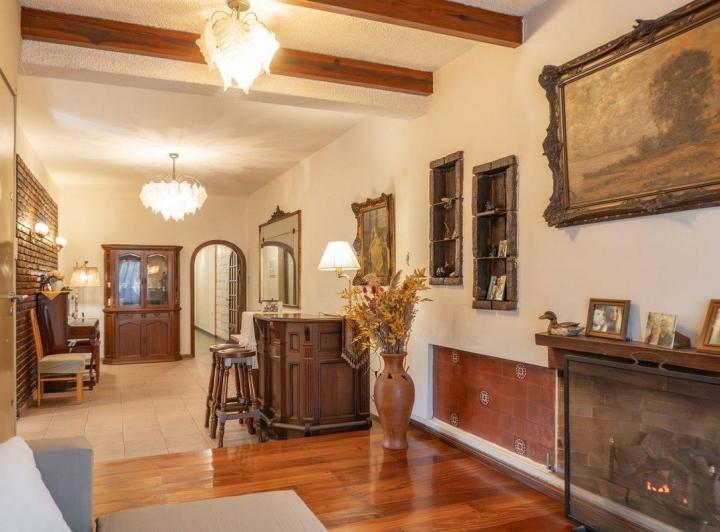 Casa 4 ambientes con enorme jardín en San Martín 1