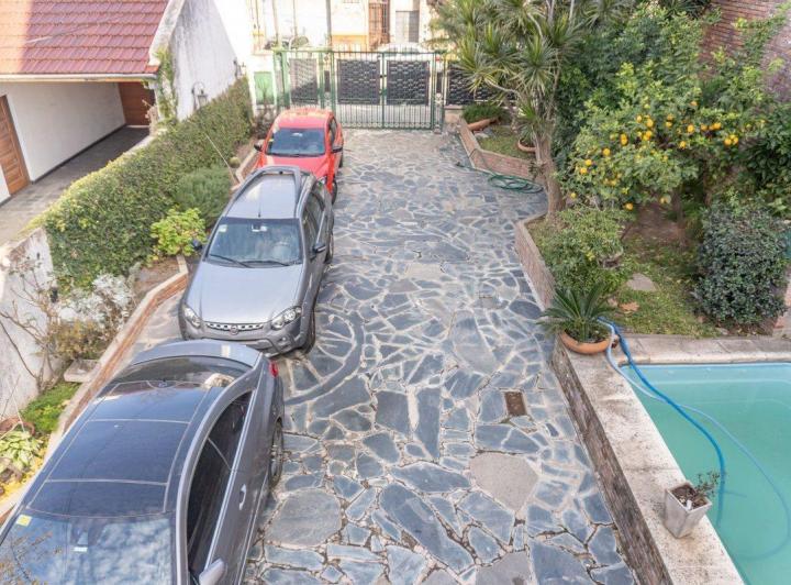 Casa 4 ambientes con enorme jardín en San Martín 5