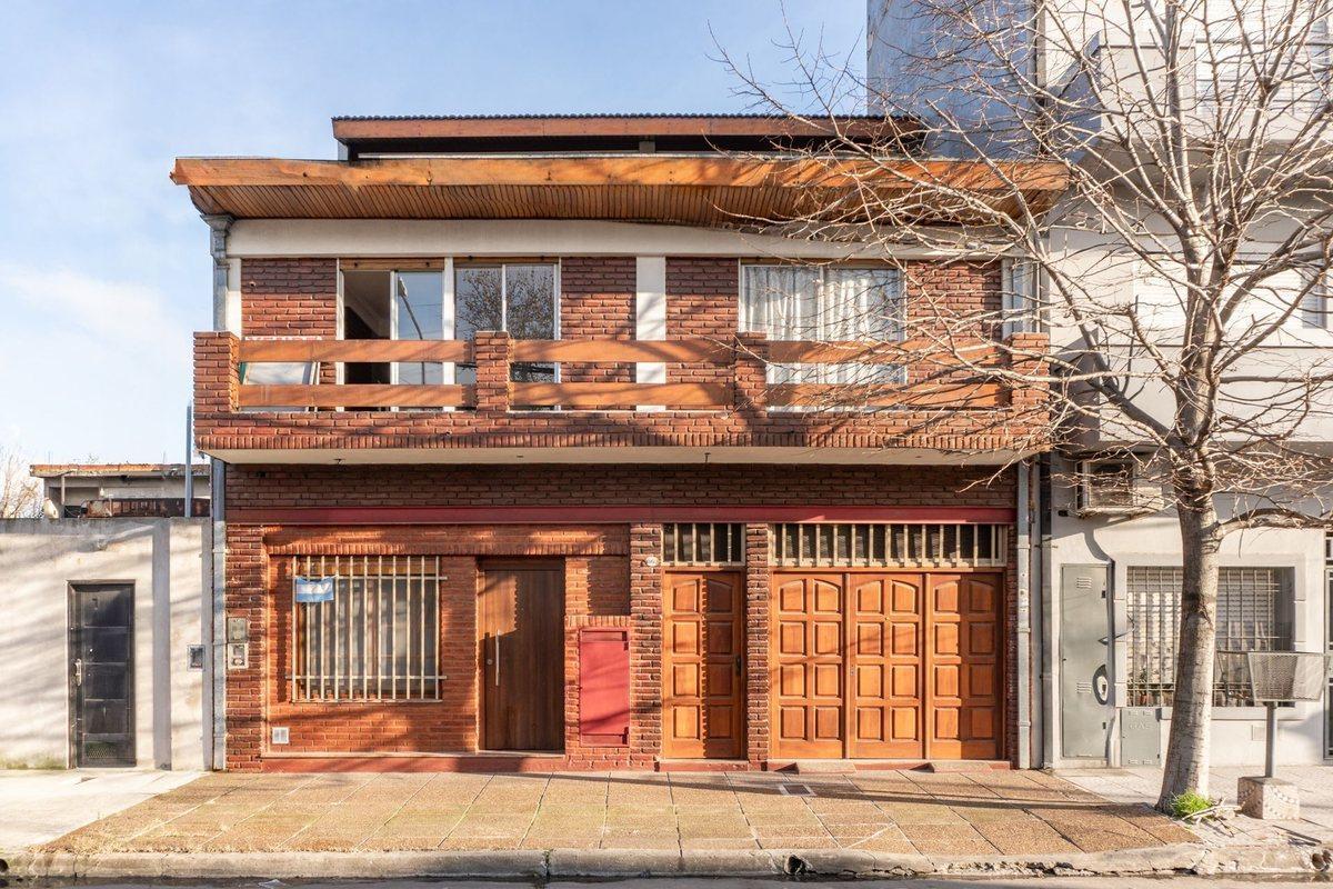 VENTA CASA 4 AMB CON PATIO EN VILLA MADERO