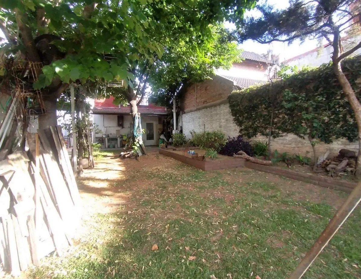 VENTA CASA 4 AMB  CON PATIO EN VILLA MADERO 3