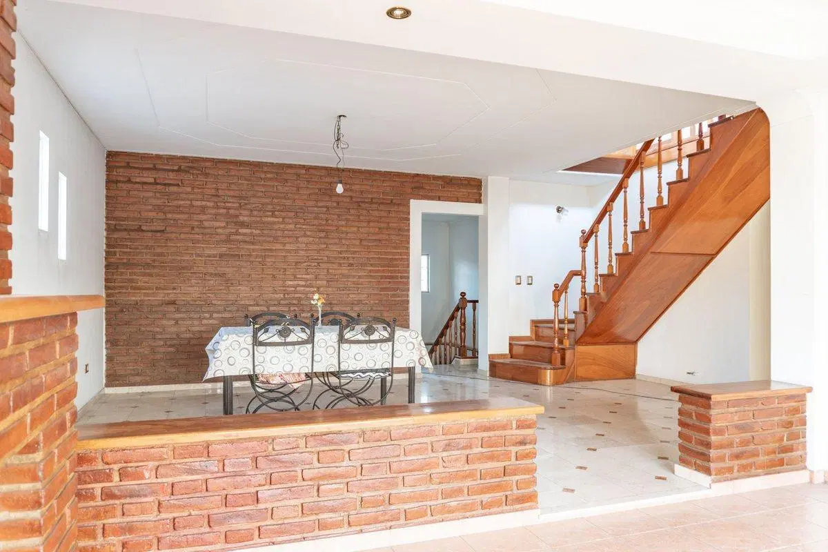 VENTA CASA 4 AMB  CON PATIO EN VILLA MADERO 5