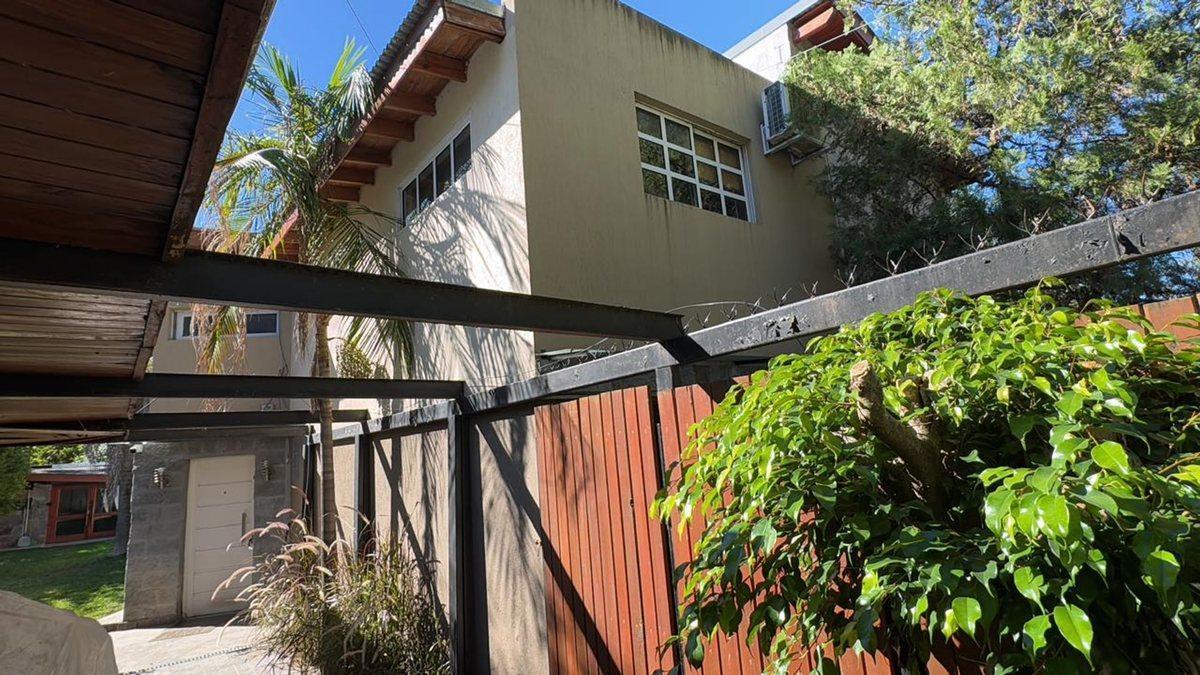 VENTA CASA + DPTO LA BOTA BENAVIDEZ | OPORTUNIDAD!