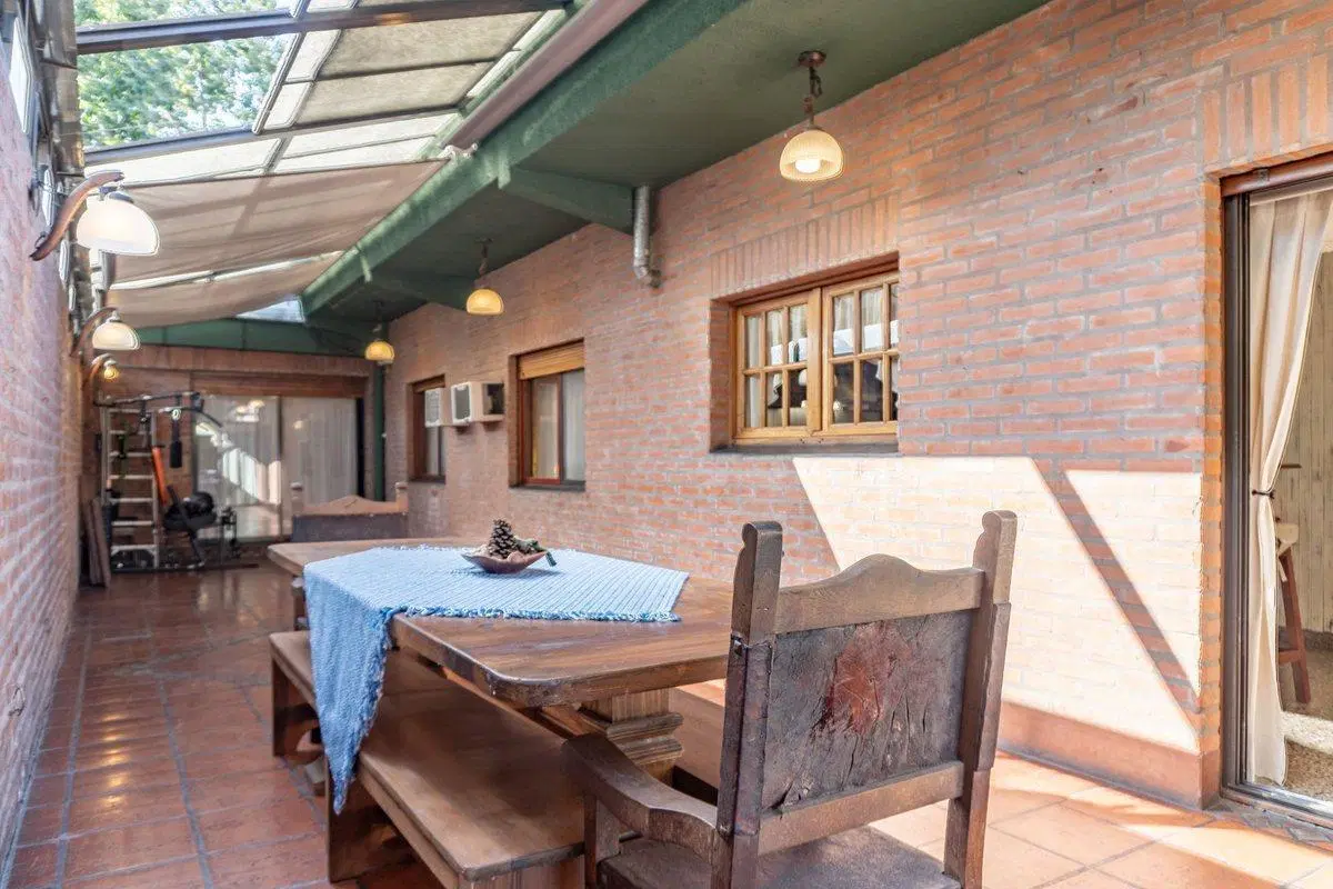 Casa 4 ambientes con enorme jardín en San Martín 4