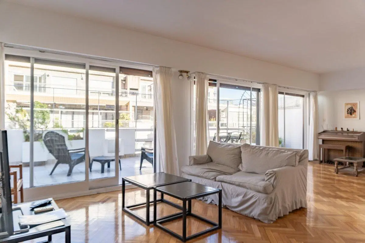 Dúplex exclusivo con balcón aterrazado y 2 cochera 4