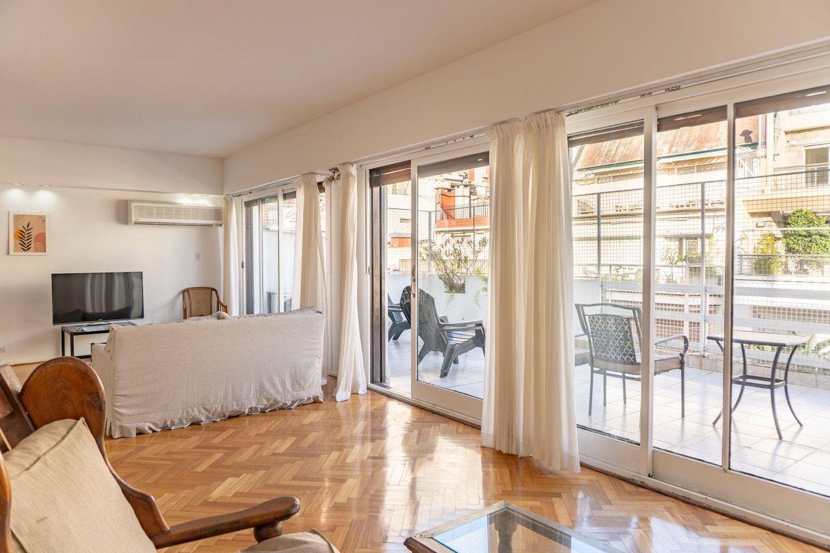 Dúplex exclusivo con balcón aterrazado y 2 cochera