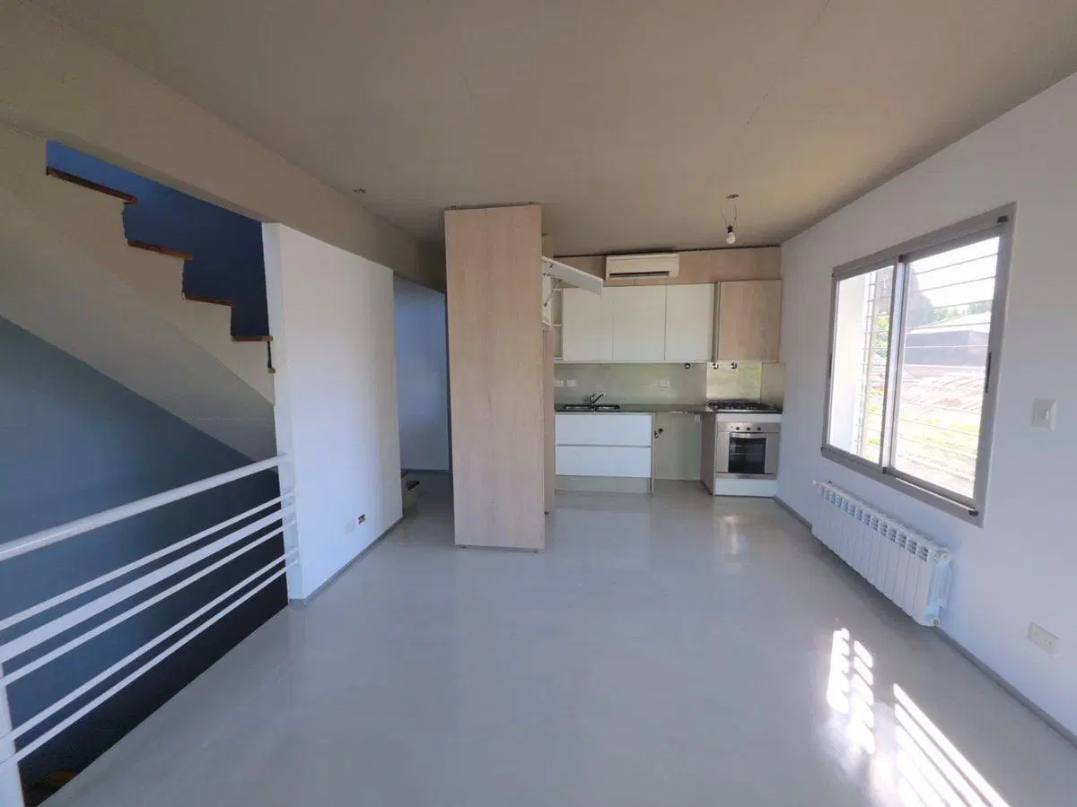 VENTA TRIPLEX. 3 AMB. COCH. QUINCHO. OLIVOS 5