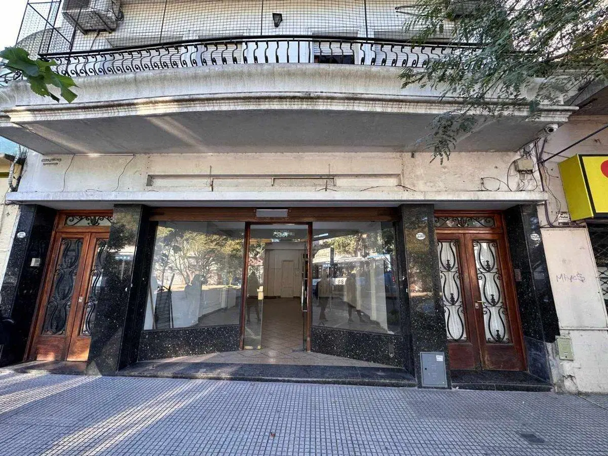 VENTA LOCAL COMERCIAL 215 M2 AV GAONA, CABA 3