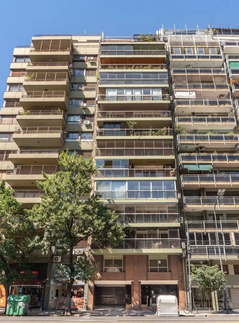 VENTA PISO EXC. UBICACION CON COCH. 4