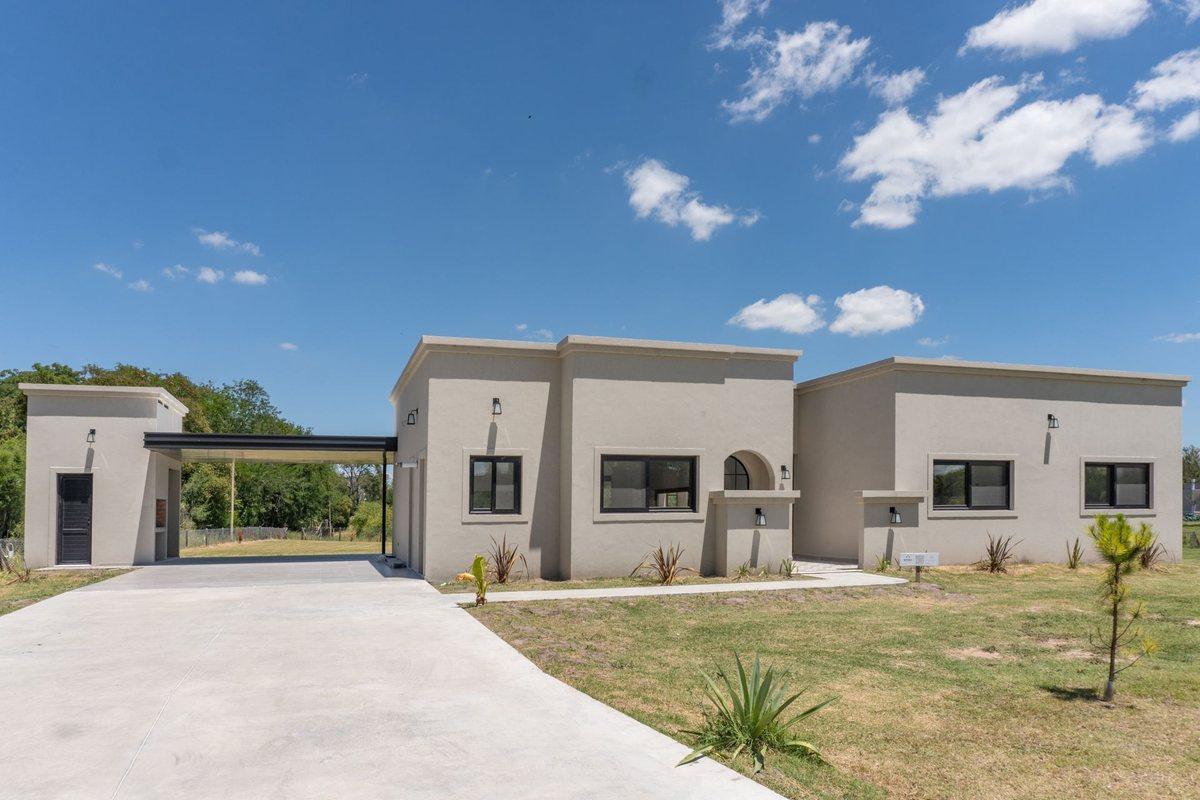 Venta Casa A Estrenar 4 ambientes La Asunción