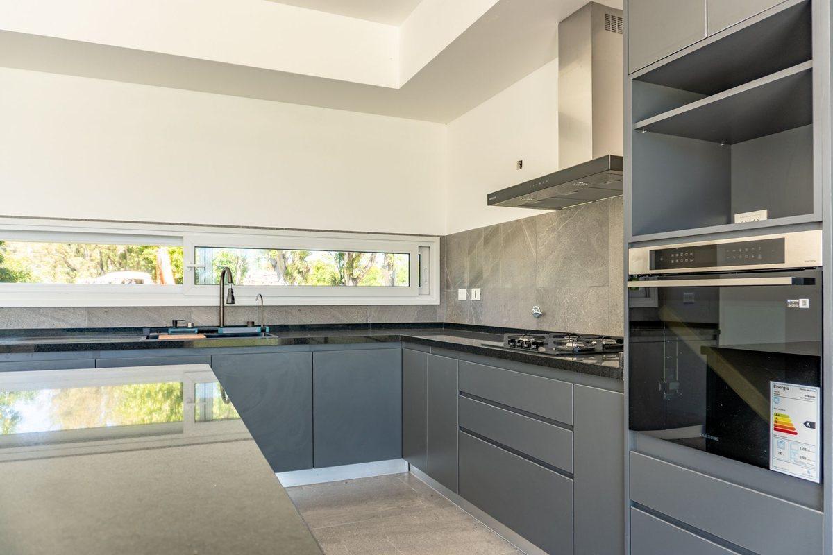 Venta Casa A Estrenar 4 ambientes La Asunción