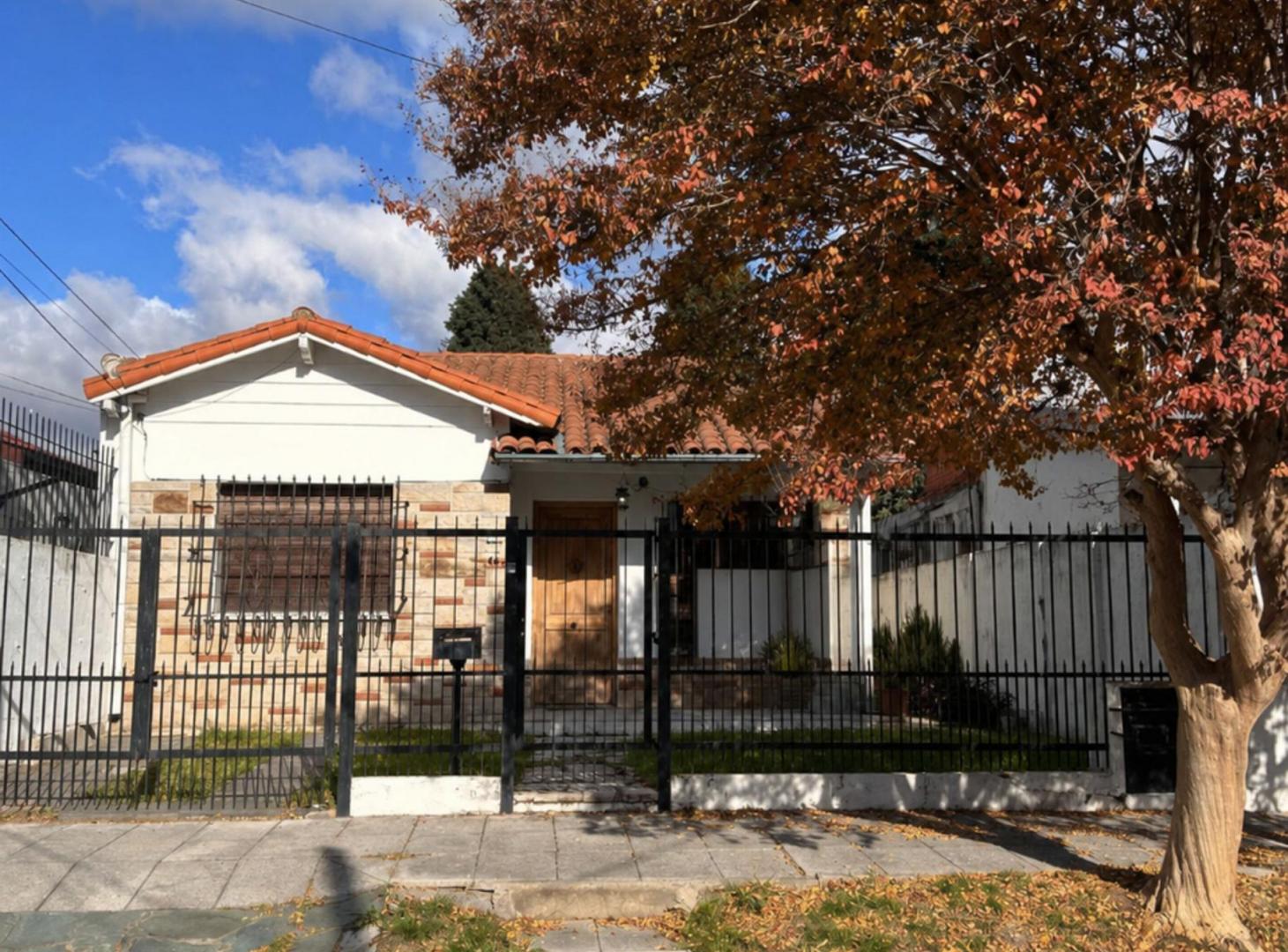 CASA EN VENTA 3 AMBIENTES VILLA BALLESTER