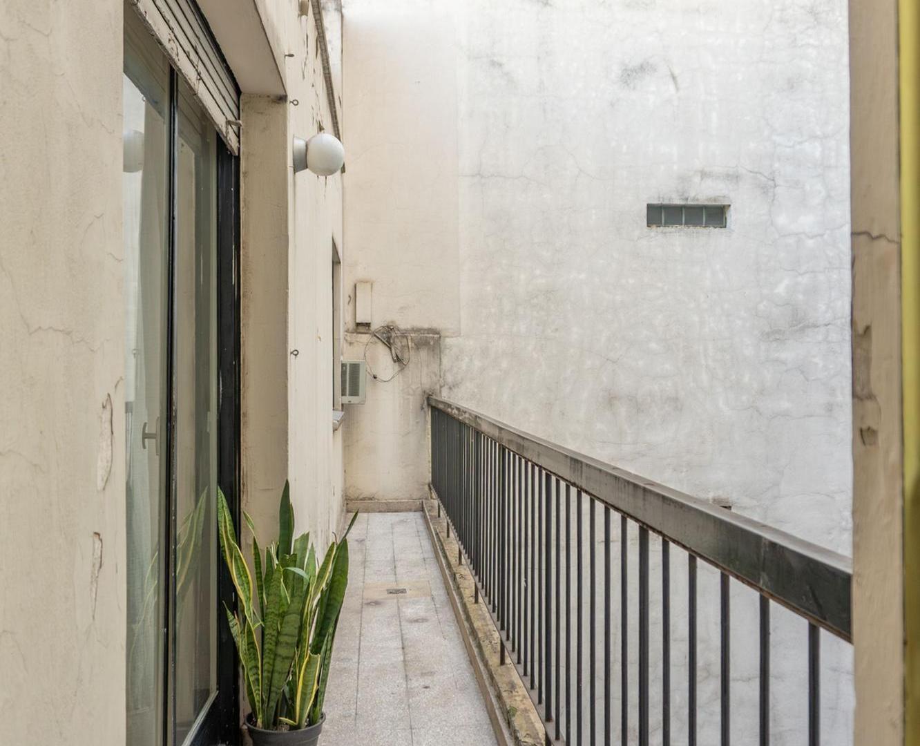 Foto de DEPARTAMENTO-2 AMBIENTES-BALCON-BALVANERA, imagen 4