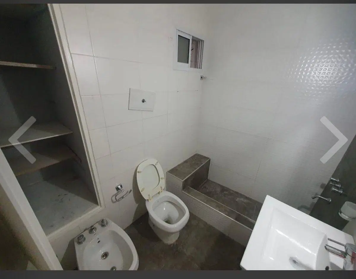 VENTA CASA COCHERA TERRAZA LINIERS c/RENTA 4