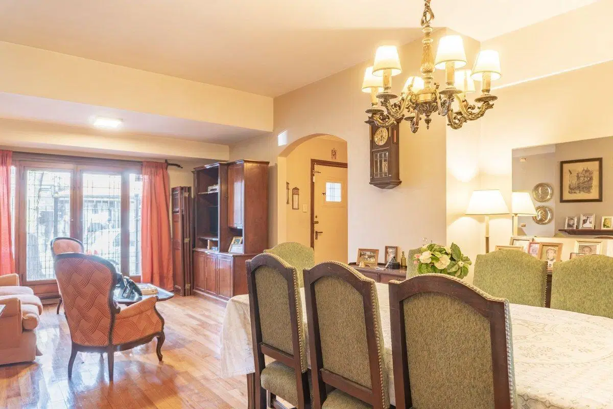 VENTA Casa 4 AMBIENTES con Jardin y cochera OLIVOS 3