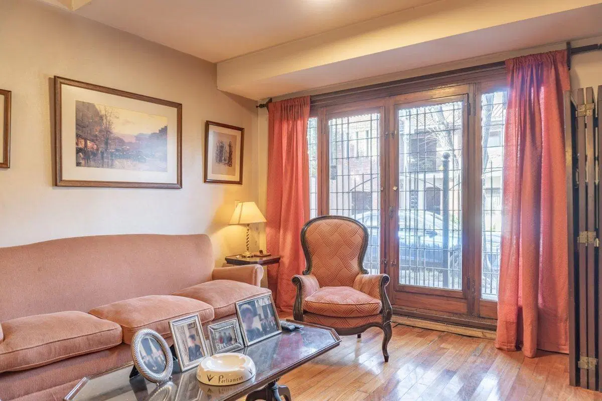 VENTA Casa 4 AMBIENTES con Jardin y cochera OLIVOS 4