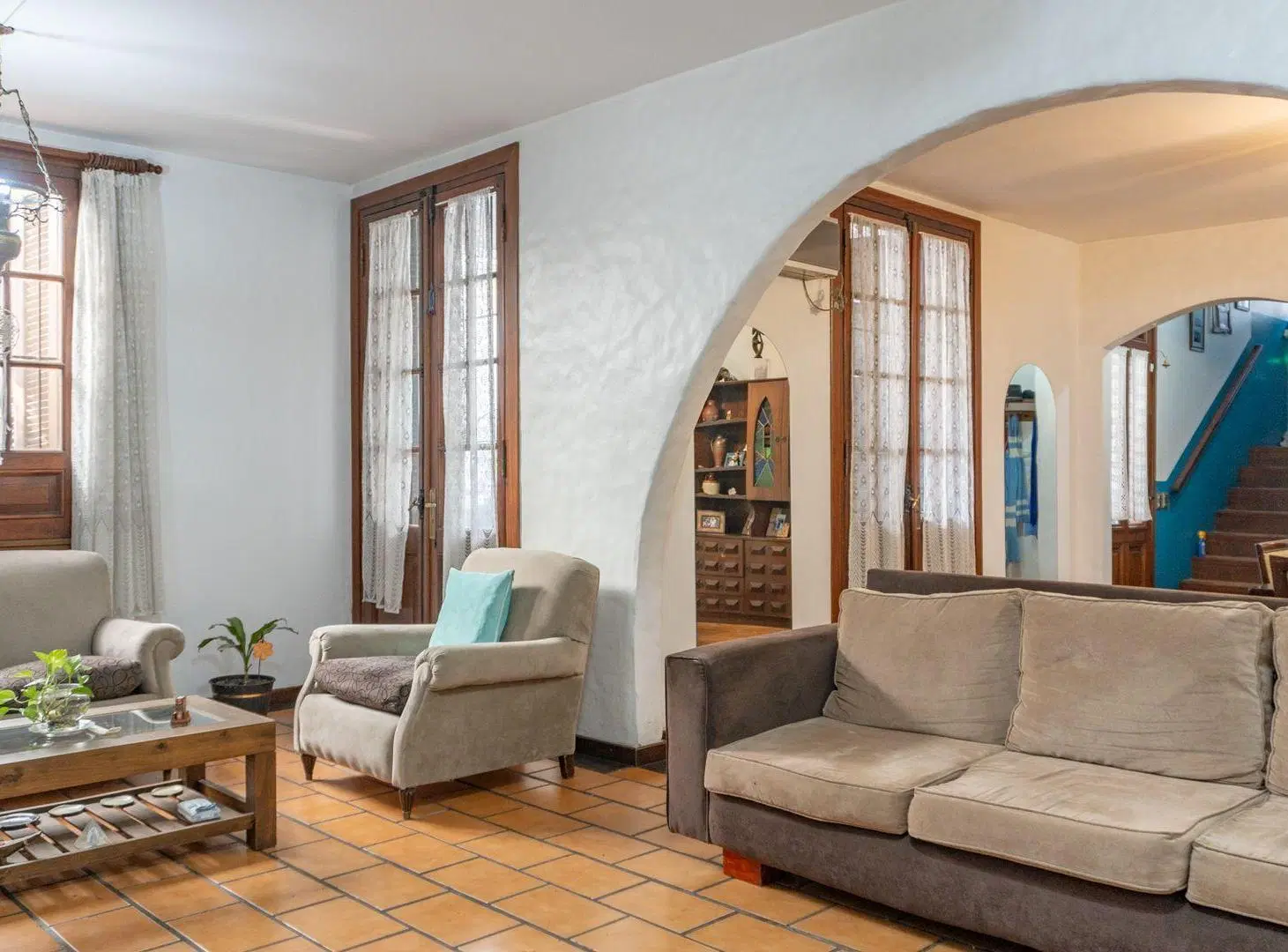 Venta hermosa Casa Financia 7 Ambientes Temperley 3