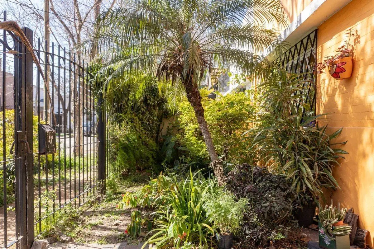 Casa de 4 dormitorios con jardín en Florida Mitre 5