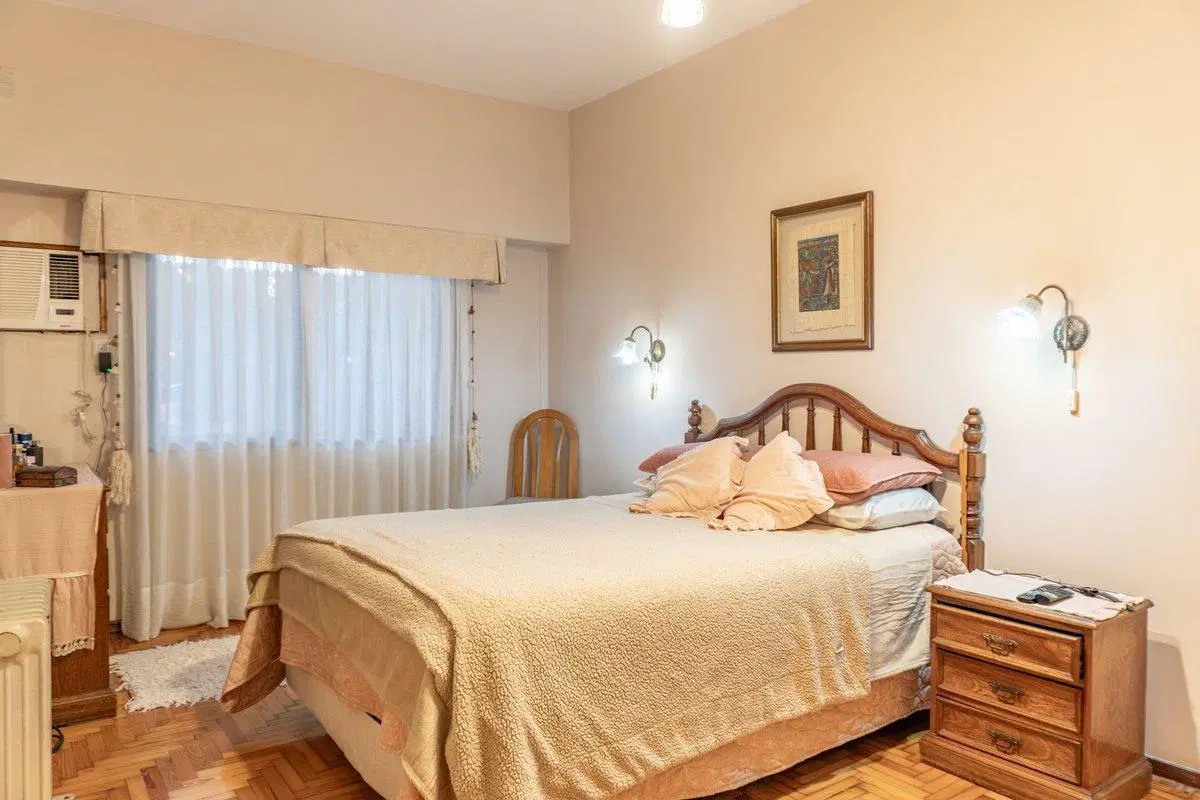 Casa 4 ambientes con enorme jardín en San Martín 4