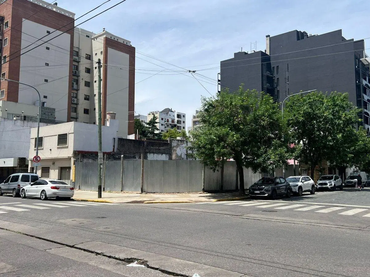 VENTA LOTE P/EMPREND. PLANOS APROBADOS LINIERS 3