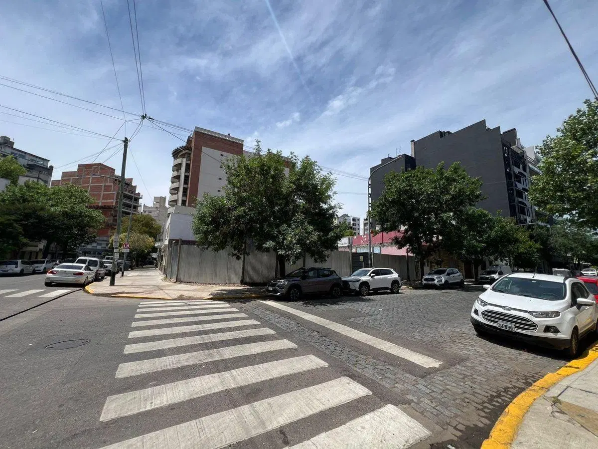 VENTA LOTE P/EMPREND. PLANOS APROBADOS LINIERS 5