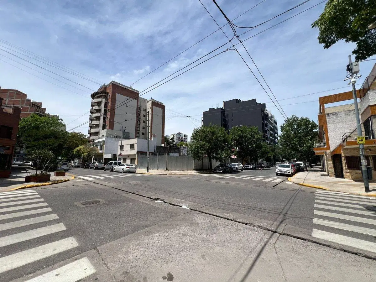 VENTA LOTE P/EMPREND. PLANOS APROBADOS LINIERS 2