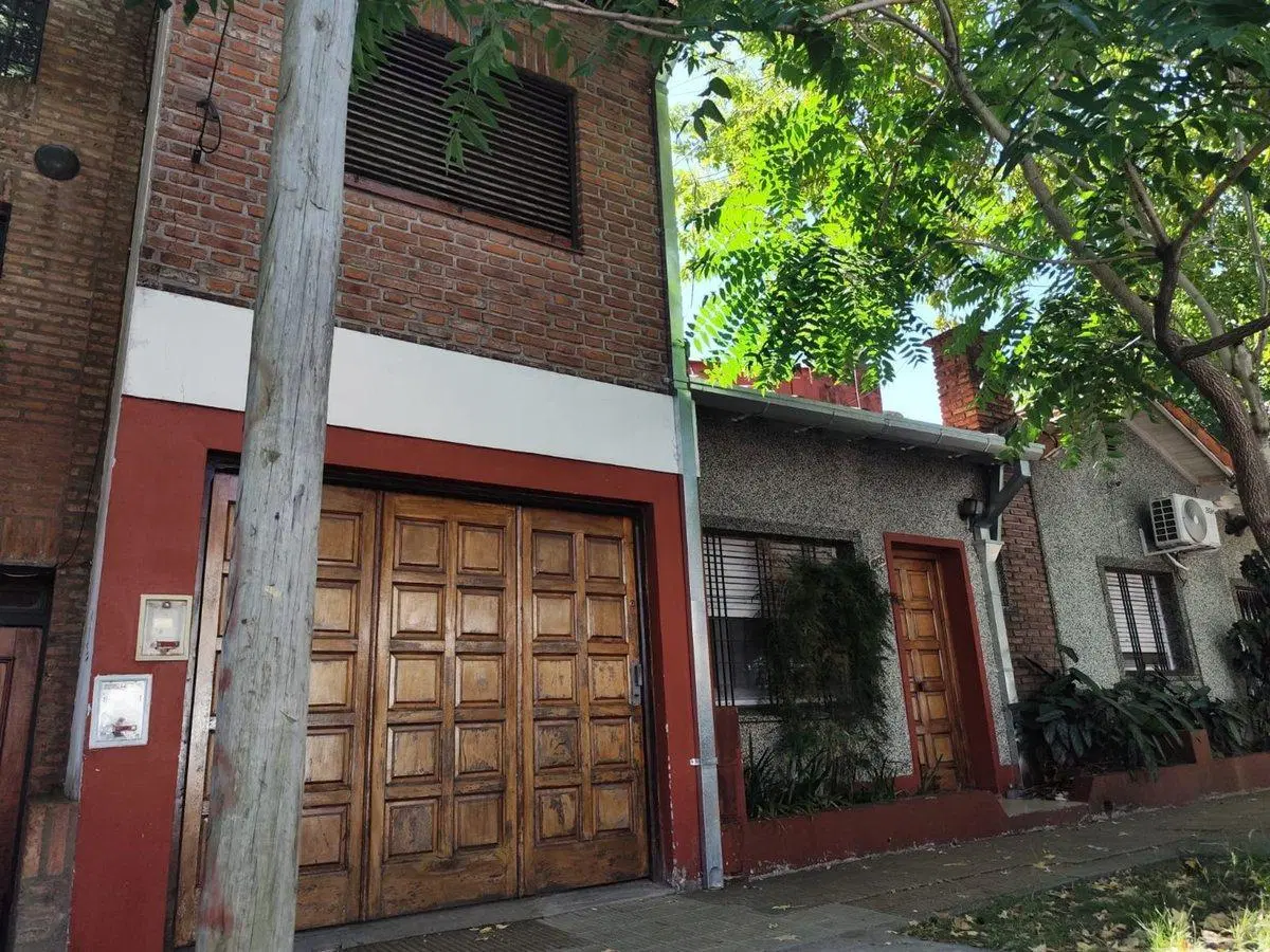 VENTA CASA 5 AMB.MUNRO, 4 DORMITORIOS, COCH,PATIO 2