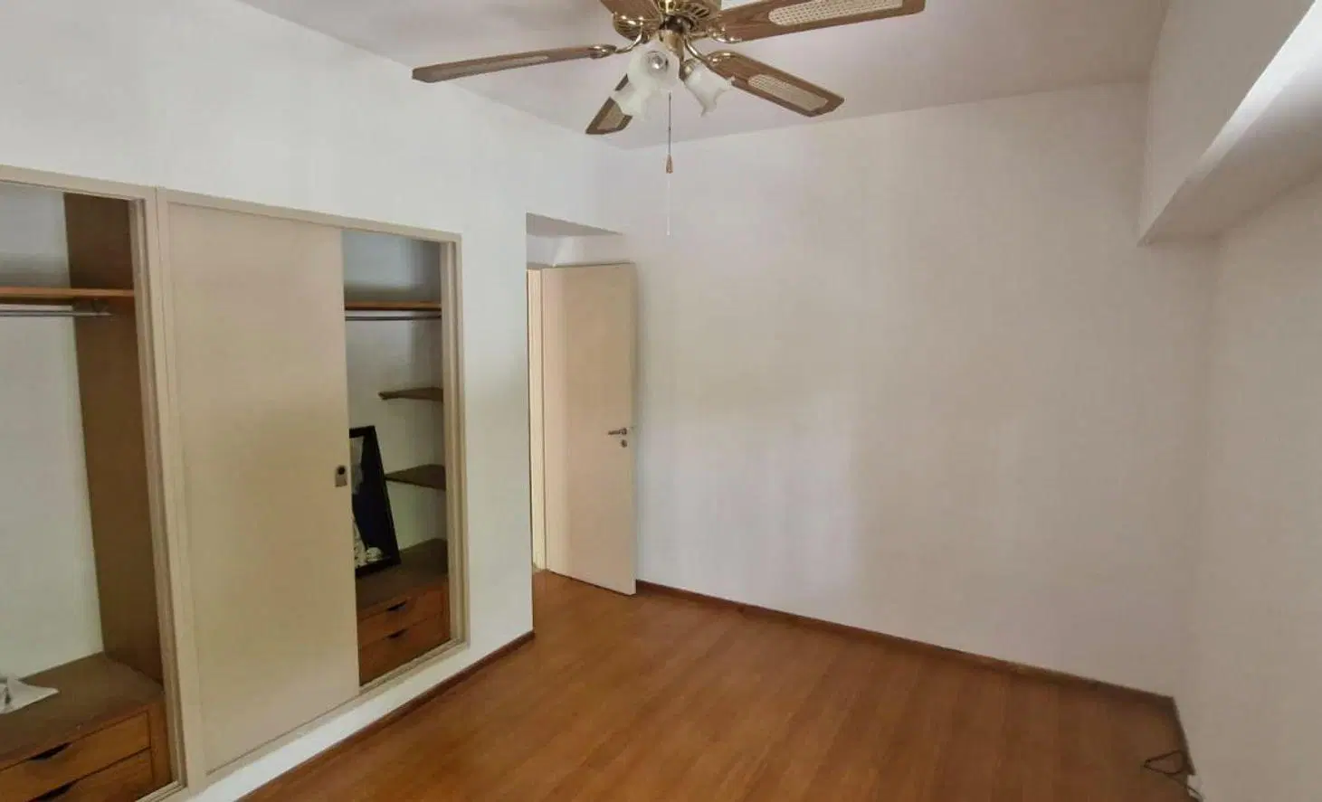 VENTA DEPARTAMENTO 4 AMB CASEROS APTO CREDITO 5