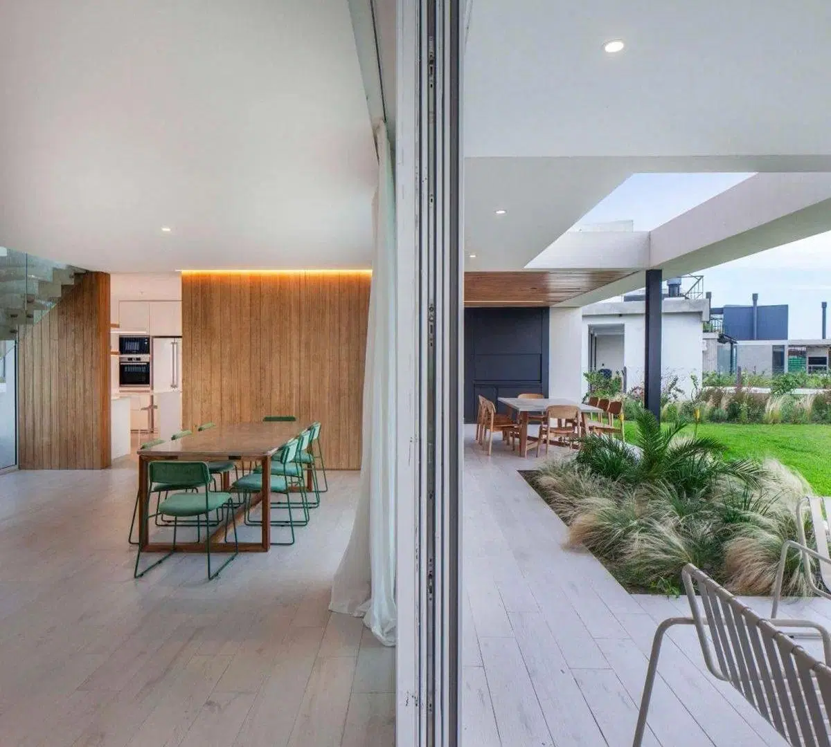 CASA A LA LAGUNA, BARRIO COSTAS PUERTOS ESCOBAR 2