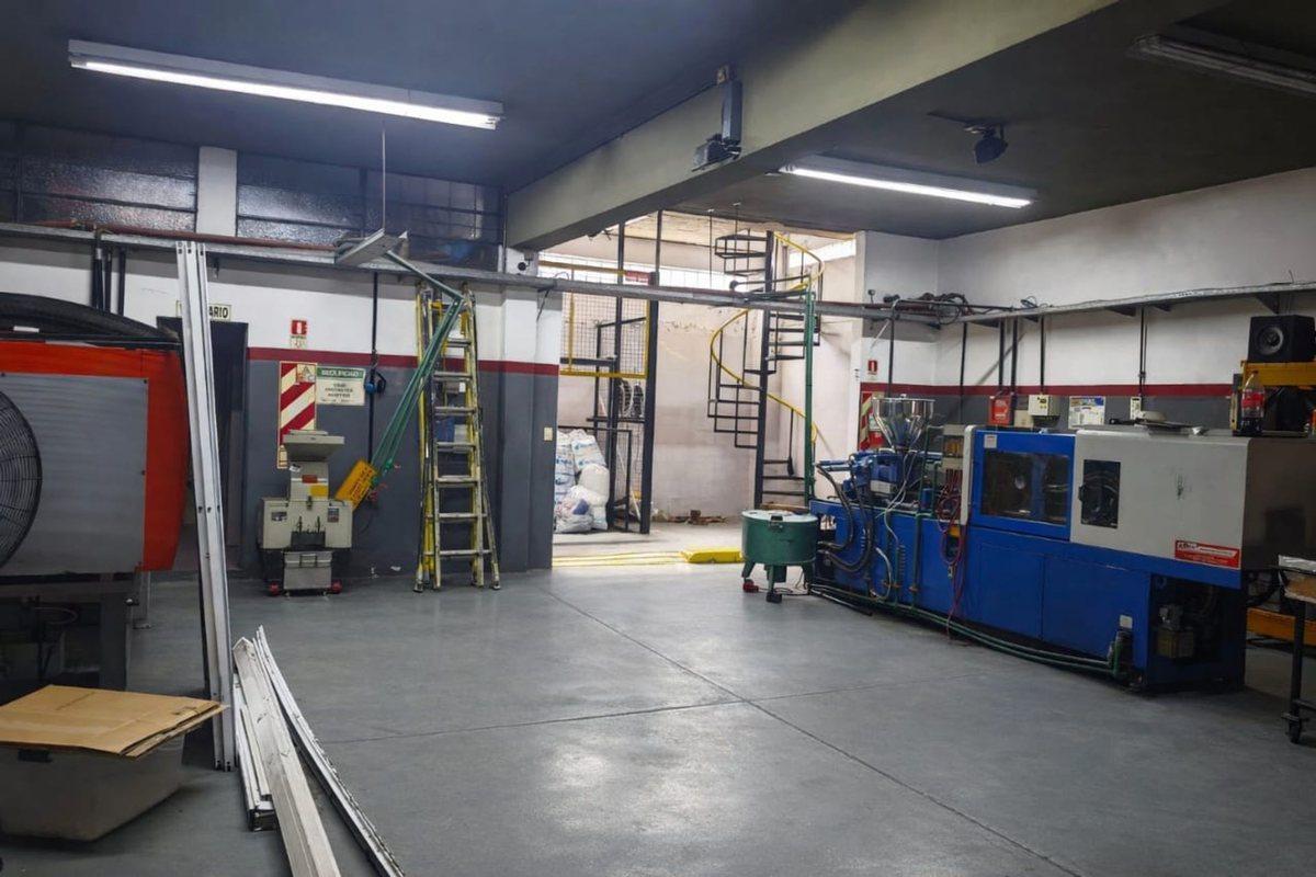 Foto de Alquiler fabrica local industrial en Caseros, imagen 3