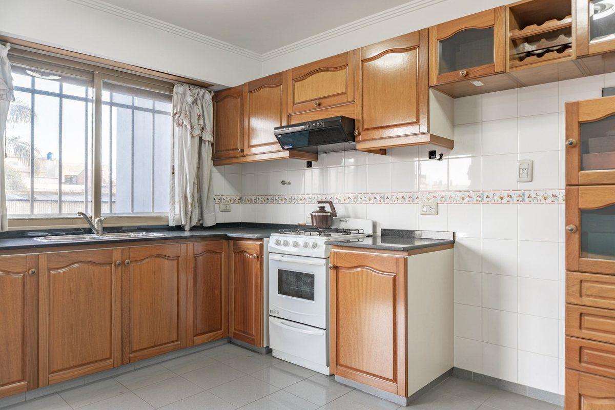 Foto de VENTA CASA 4 AMB CON PATIO EN VILLA MADERO, imagen 2