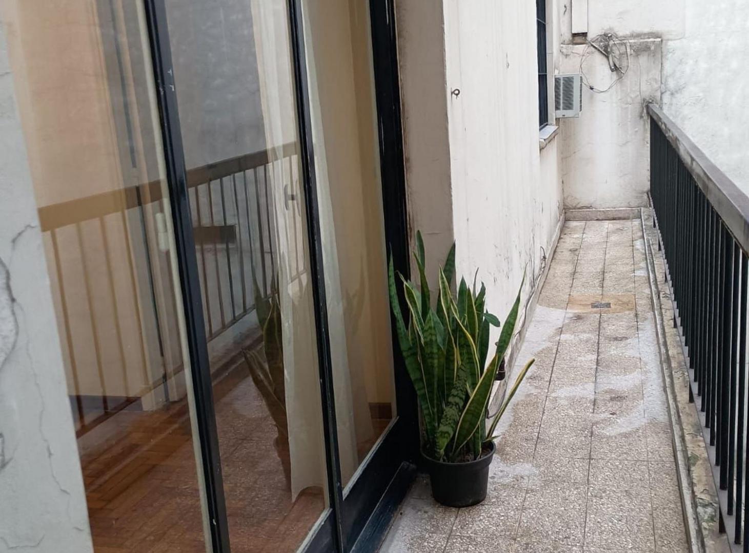 Foto de DEPARTAMENTO-2 AMBIENTES-BALCON-BALVANERA, imagen 3