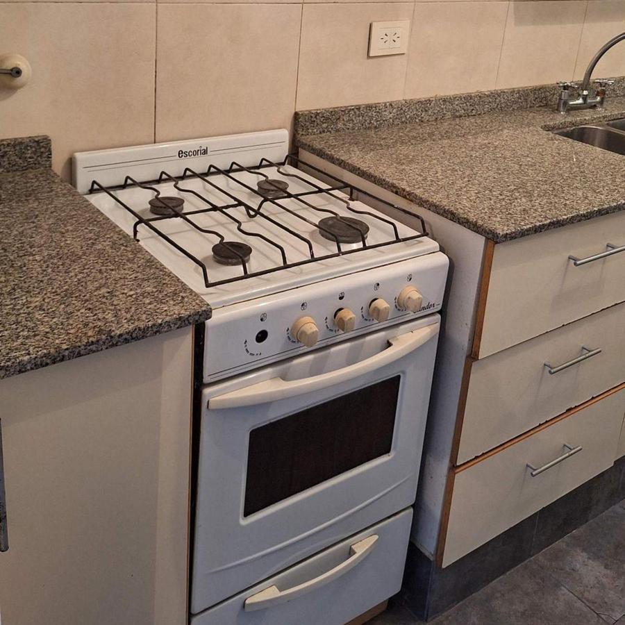 Foto de DEPARTAMENTO-3 AMBIENTES-GUARDACOCHE-PATIO-PARRI, imagen 3