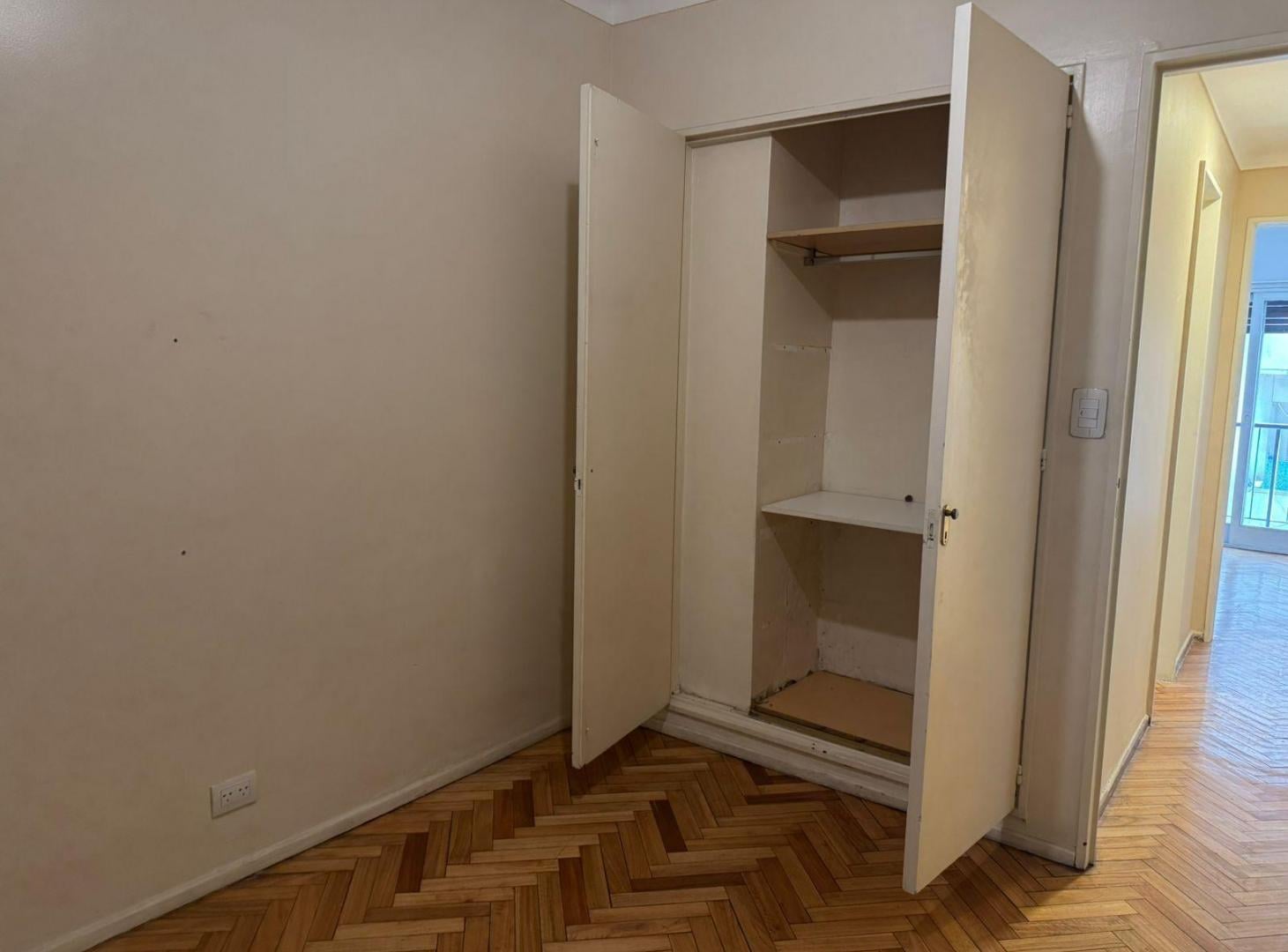 Foto de Alquiler departamento 4 ambientes con balcón en Recoleta, imagen 2
