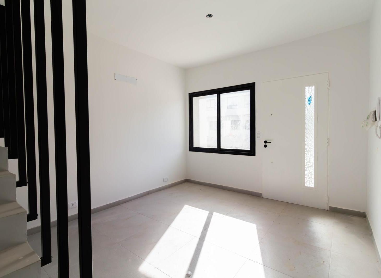 Foto de Dúplex 3 ambientes en venta en San Miguel, imagen 2