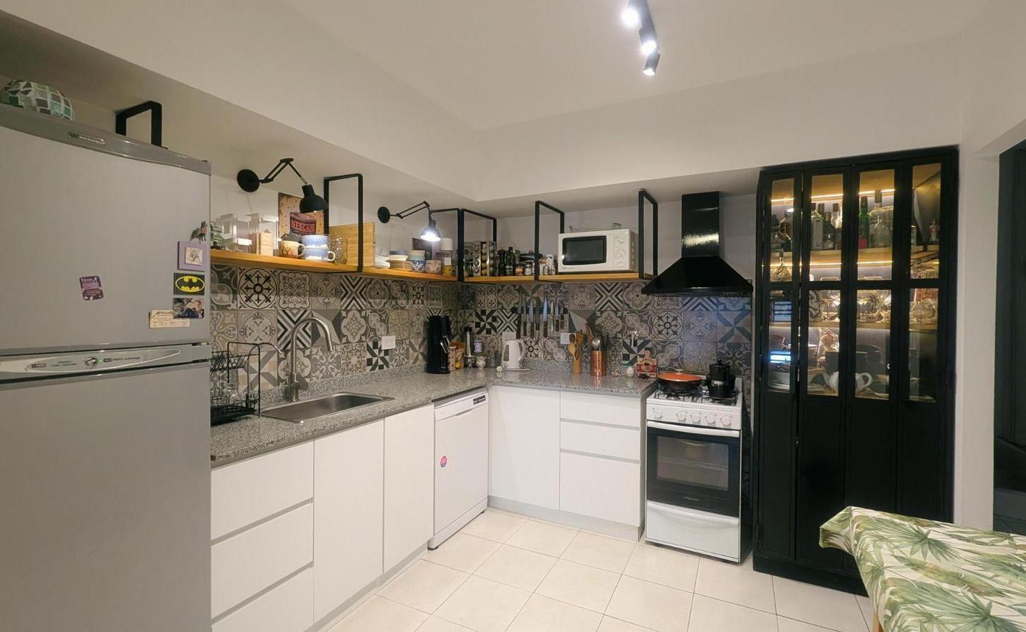 Venta PH 3 Ambientes, 115m2, entrada independiente, terraza propia y parrilla.