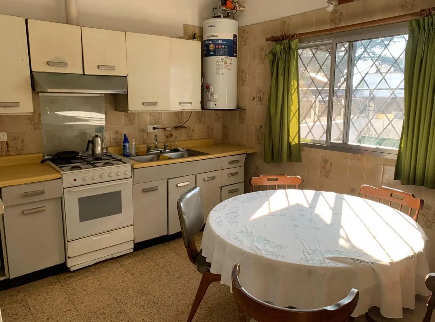Venta Ph a refaccionar con gran local en PB 5