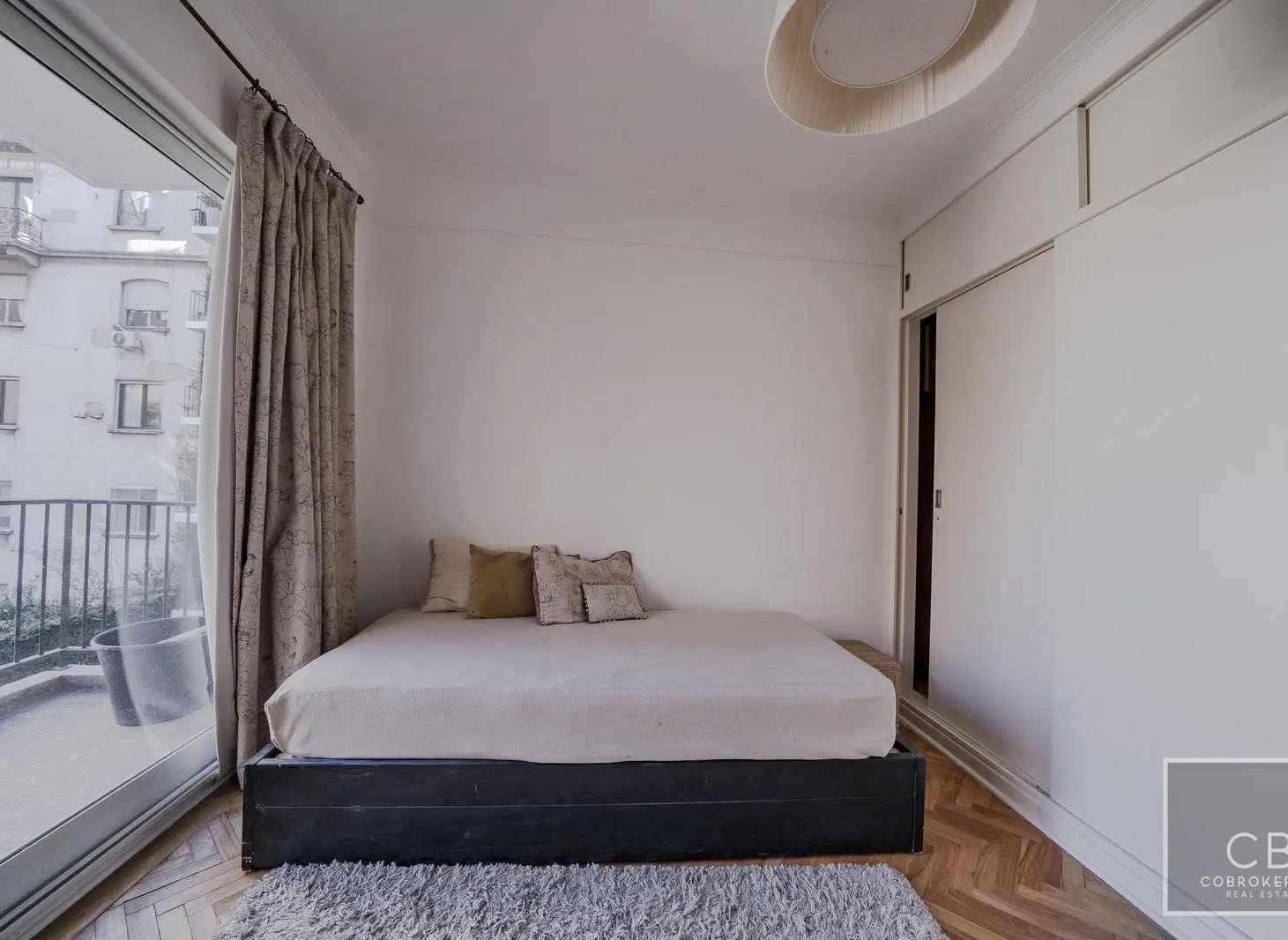 Departamento en Alquiler 4 ambientes y dependencia en Recoleta/ espacio guardacoches 4