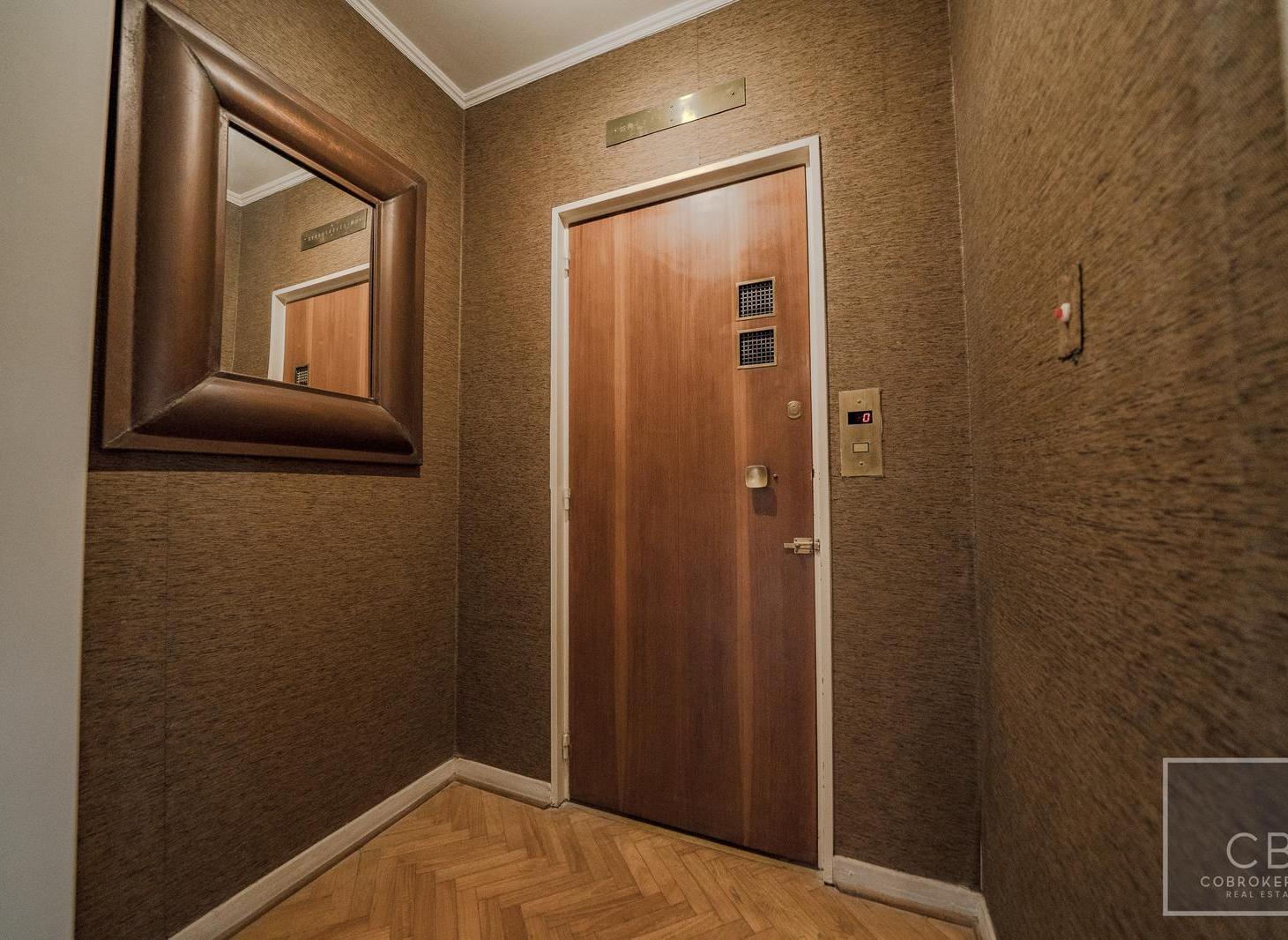 Foto de Departamento en Alquiler 4 ambientes y dependencia en Recoleta/ espacio, imagen 2
