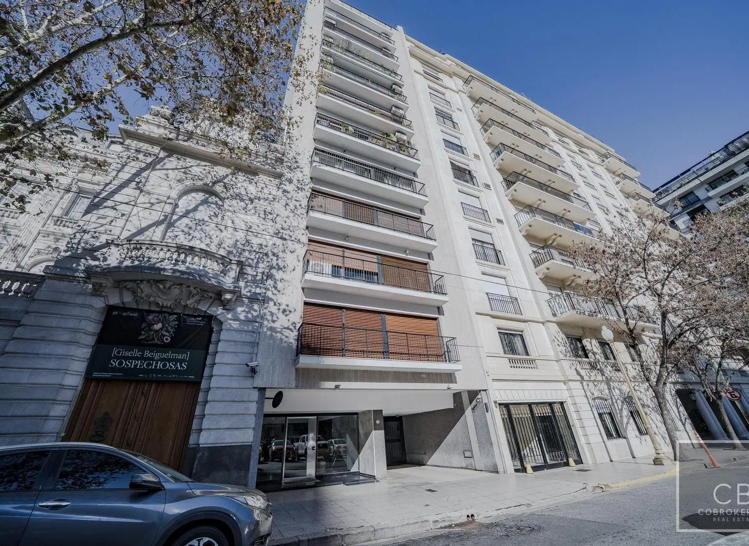 Departamento en Alquiler 4 ambientes y dependencia en Recoleta/ espacio guardacoches 3
