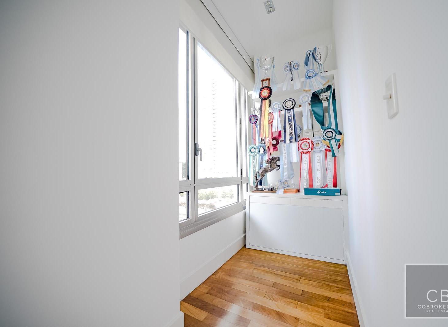 Foto de VENTA 2 AMB MAXIMA CATEGORIA PUERTO MADERO CON COCHERA FIJA Y BAULERA, imagen 5