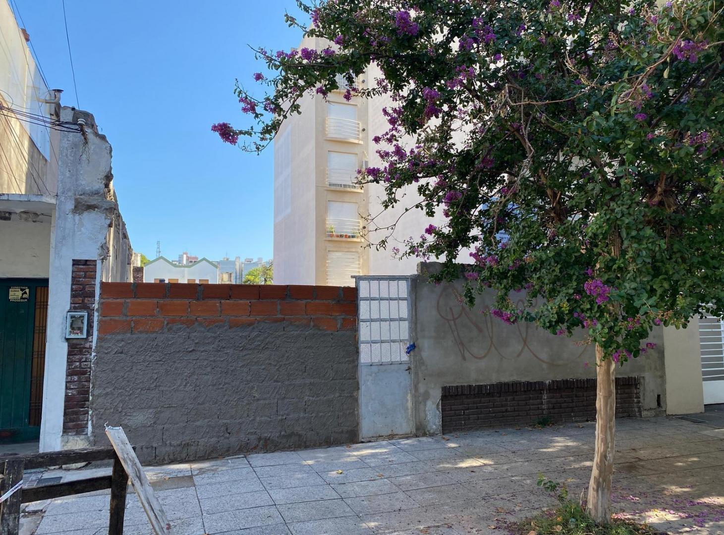 Foto de Terreno Lote en venta en Ramos Mejía, 8.66 x 43.30m ubicacion centrica, imagen 1