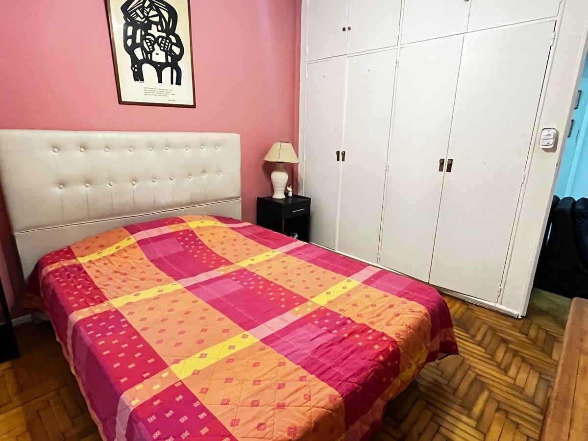 Departamento Dos Ambientes con Patio. 3