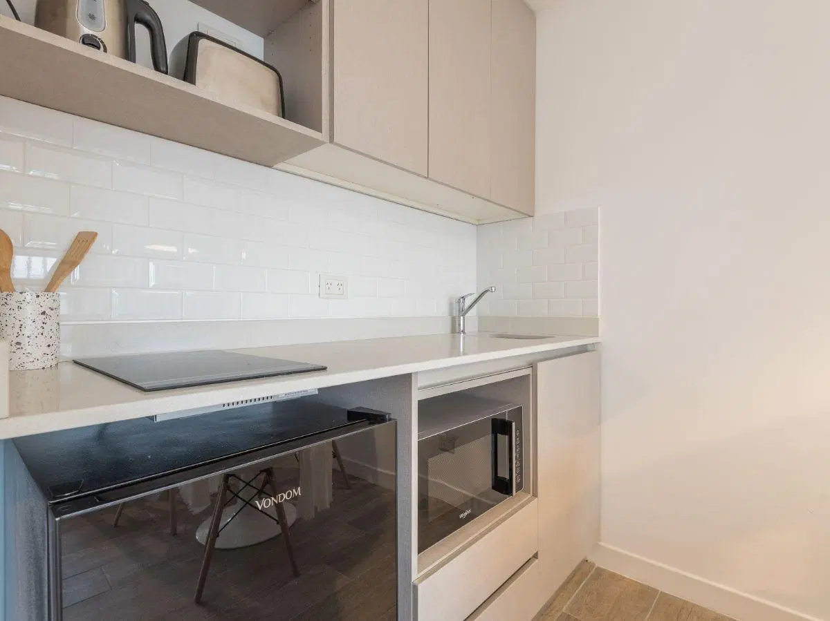 Venta. Monoambiente con balcón y amenities en hermoso edificio neoclásico. 8