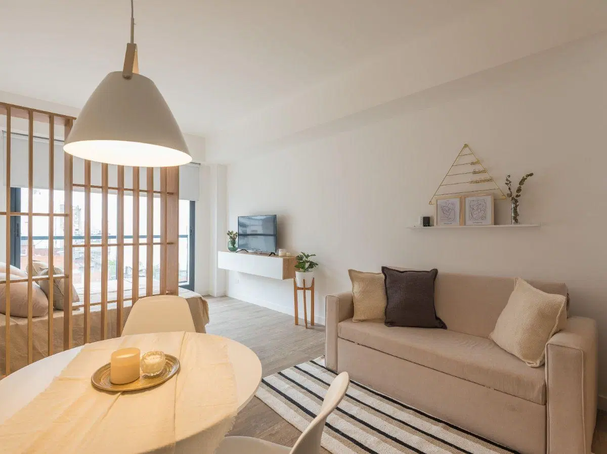 Venta. Monoambiente con balcón y amenities en hermoso edificio neoclásico. 4