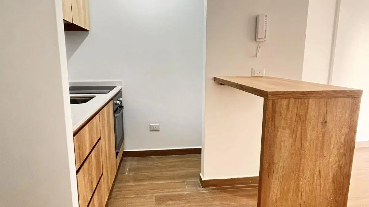Alquiler Tradicional. Dos ambientes con dormitorio en suite, full amenities y seguridad. 4