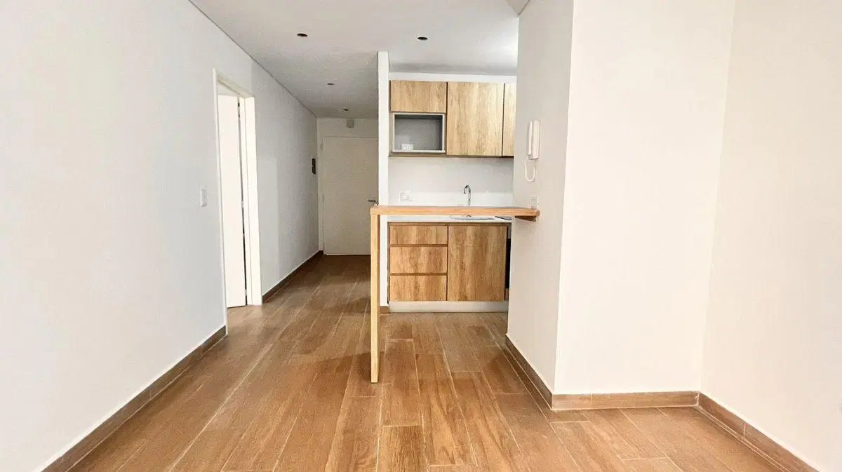 Alquiler Tradicional. Dos ambientes con dormitorio en suite, full amenities y seguridad. 5