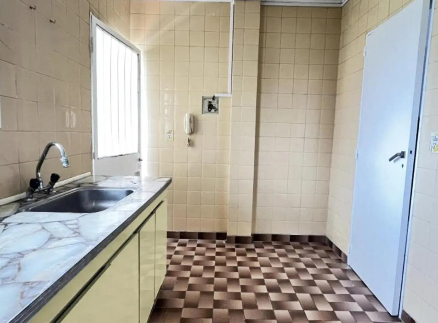Alquiler Tradicional. Palermo. Monoambiente con cocina independiente y balcón. 3