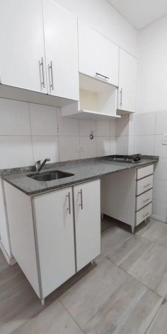 Alquiler Tradicional. Almagro. Monoambiente con patio y amenities. 2